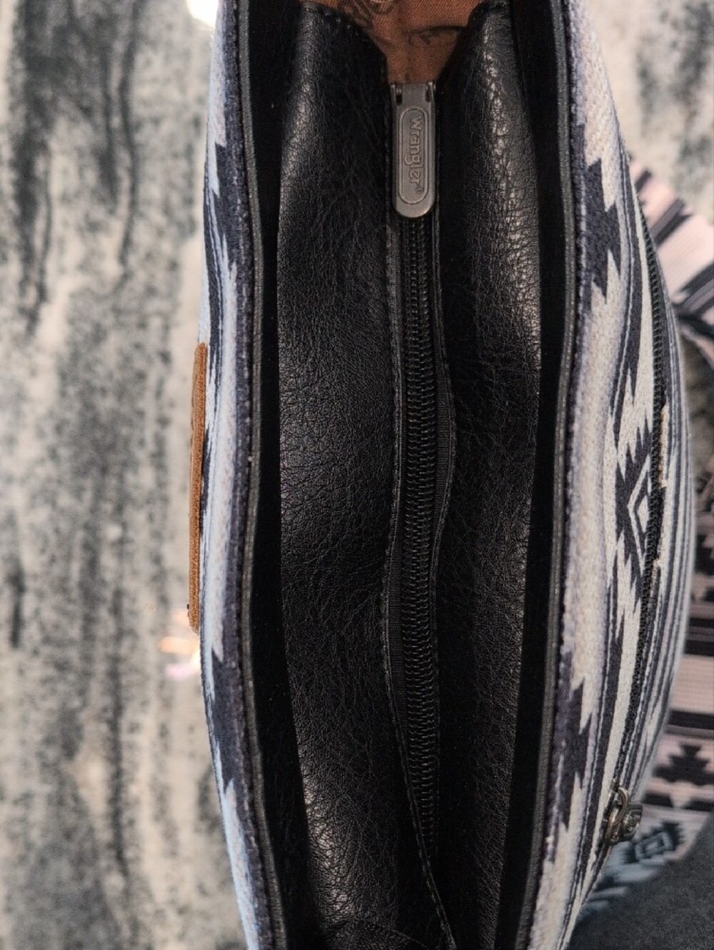 Wrangler Black & Cream Aztec Crossbody Bag - Picture 5 of 6